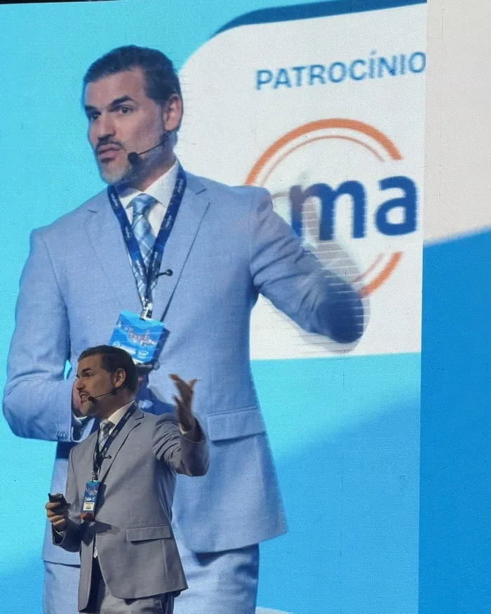 Dr. Guilhermino palestrando no Congresso Brasileiro de Cirurgia Bariátrica e Metabólica de 2026